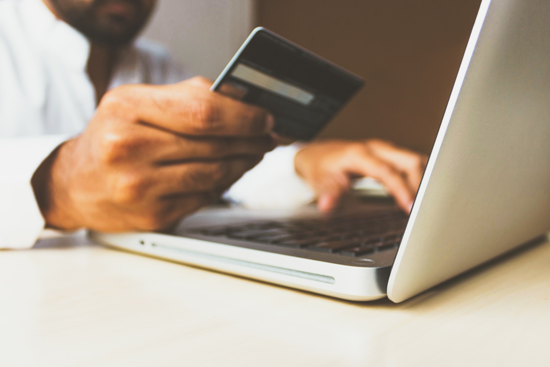 Price Match Guarantees in the Age of Showrooming: An Empirical Analysis